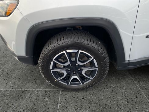 Used 2024 Jeep Compass Trailhawk AWD/4WD image 14