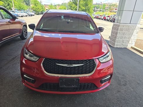 Used 2025 Chrysler Pacifica Select FWD image 7