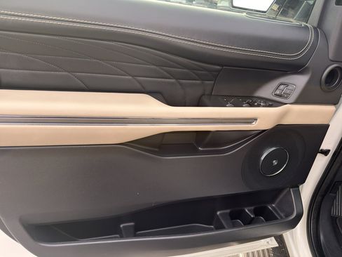 Used 2024 Ford Expedition Max Platinum image 14