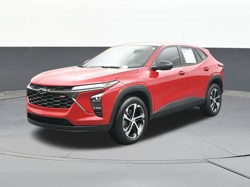 Used 2026 Chevrolet Trax RS FWD image 3