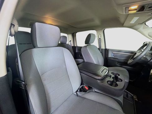 Used 2022 RAM 1500 Classic SLT image 27