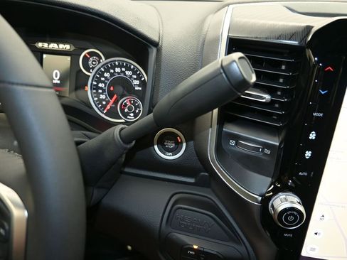 New 2026 RAM 2500 Big Horn AWD/4WD image 18
