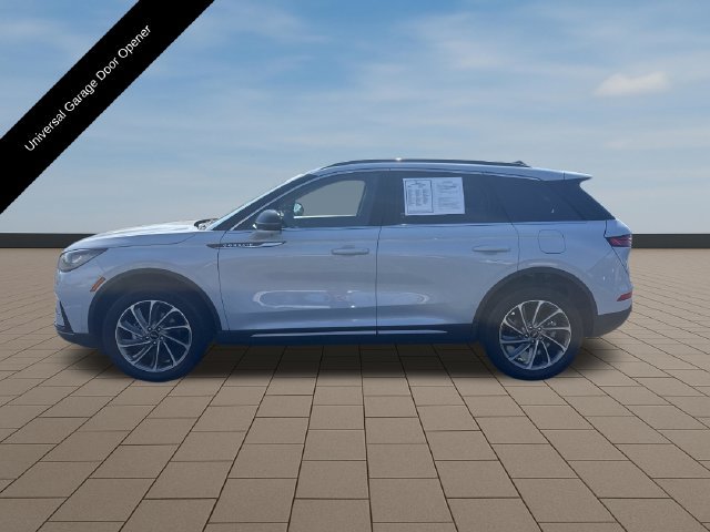 Used 2025 Lincoln Corsair AWD w/ Equipment Group 101A image 3