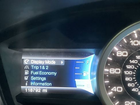 Used 2013 Ford Explorer XLT image 17