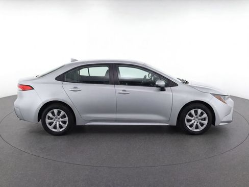 Used 2025 Toyota Corolla LE AWD/4WD image 8