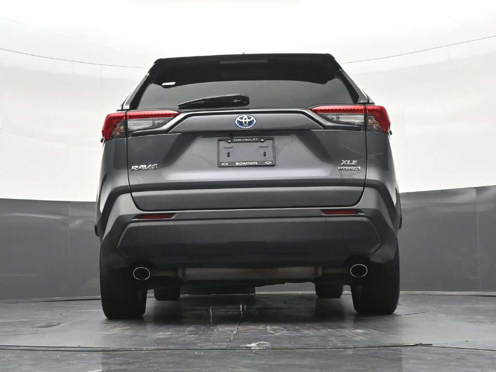 Used 2022 Toyota RAV4 XLE AWD/4WD image 29