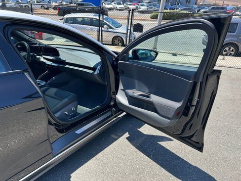 Used 2024 Lucid Air Touring AWD/4WD image 33