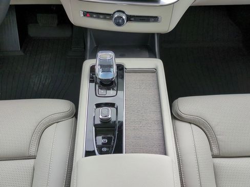New 2026 Volvo XC90 B6 Ultra w/ Protection Package image 15