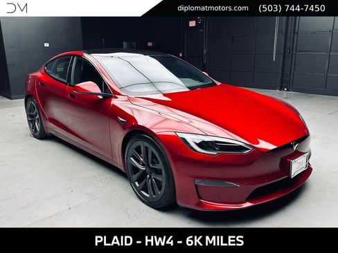 Used 2024 Tesla Model S Plaid AWD/4WD image 8