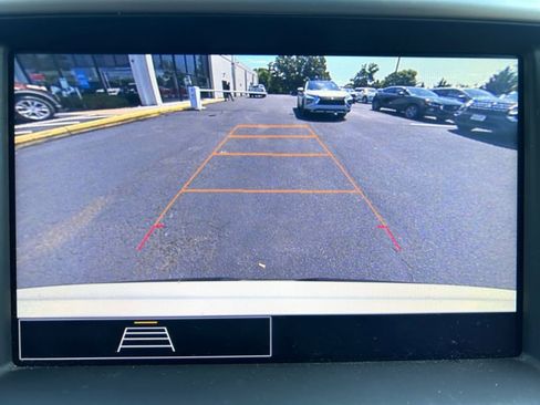 Used 2022 GMC Acadia SLE FWD image 22
