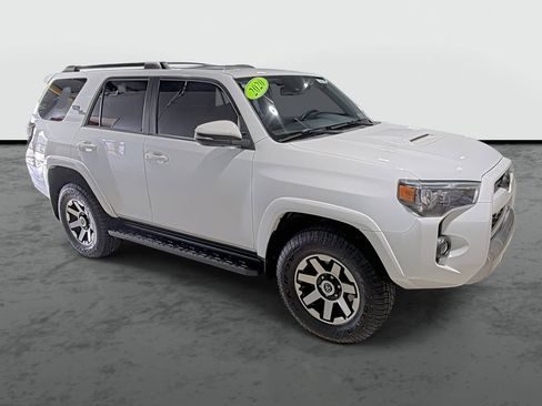 Used 2020 Toyota 4Runner TRD Off-Road Premium w/ Moonroof Package AWD/4WD image 5
