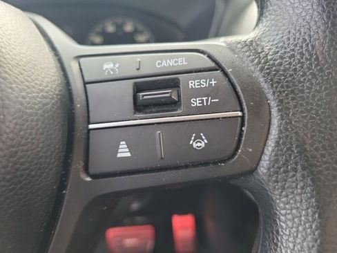 Certified 2024 Honda HR-V LX image 33