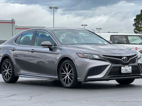 Certified 2022 Toyota Camry SE FWD image 5