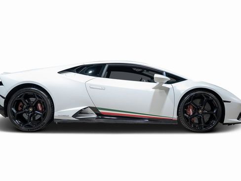 Used 2020 Lamborghini Huracan EVO image 20