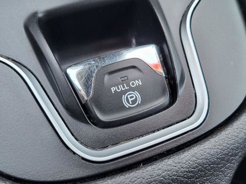 Used 2019 Jeep Cherokee Latitude Plus w/ Cold Weather Group image 22