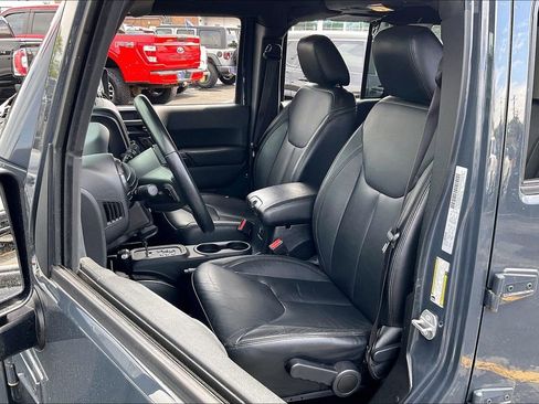 Used 2017 Jeep Wrangler Unlimited Sahara AWD/4WD image 24