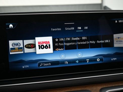 Used 2025 Mercedes-Benz GLE 450e 4MATIC w/ Winter Package image 15