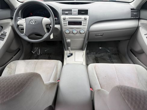 Used 2010 Toyota Camry FWD image 23