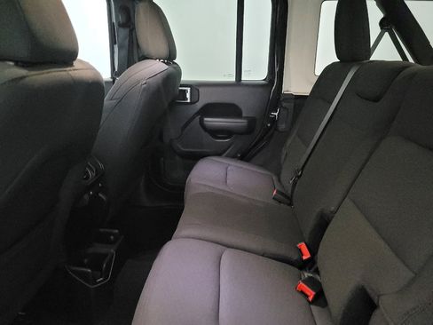 Used 2019 Jeep Wrangler Unlimited Sport S AWD/4WD image 18
