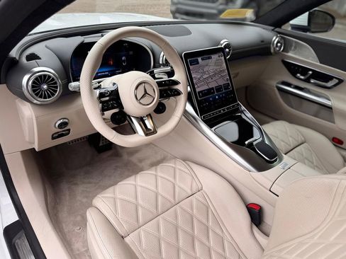 Used 2022 Mercedes-Benz SL 55 AMG 4MATIC w/ AMG Exterior Chrome Package image 17