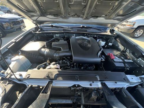 Used 2023 Toyota Tacoma TRD Off-Road image 29