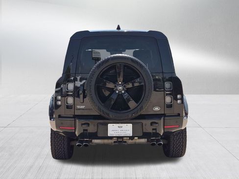 Used 2022 Land Rover Defender 110 V8 AWD/4WD image 4