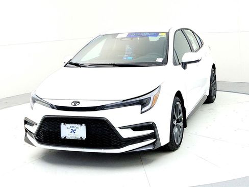 New 2026 Toyota Corolla SE image 2