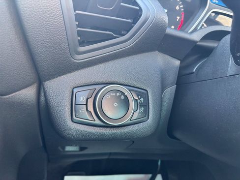 Used 2019 Ford Escape SE AWD/4WD image 30