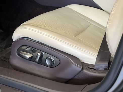 Used 2018 Lexus LS 500 w/ Accessory Package (Z2) image 12