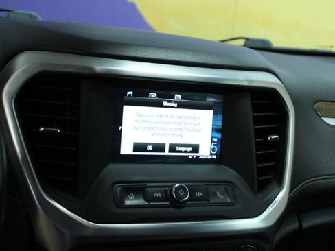 Used 2017 GMC Acadia SLE FWD image 18