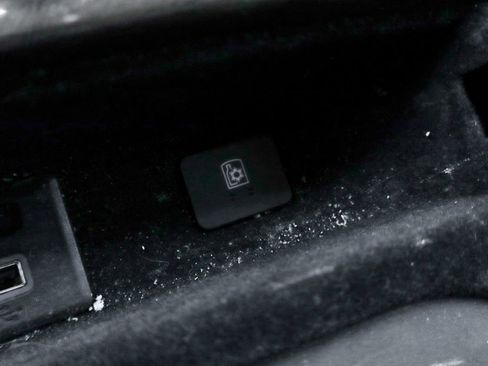 Used 2023 Cadillac Escalade Sport Platinum w/ LPO, ONYX Package image 46