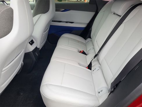 Used 2025 Cadillac Optiq Luxury 1 image 14