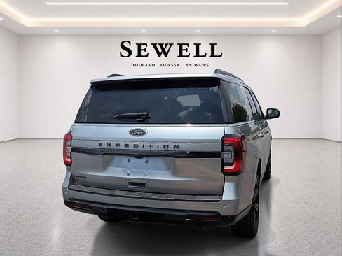 Certified 2024 Ford Expedition Limited RWD image 4
