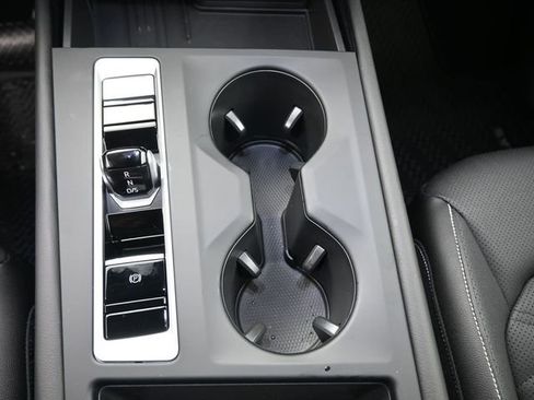 New 2026 Volkswagen Atlas SE FWD image 9