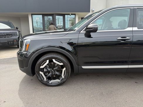 Used 2023 Kia Telluride S w/ S Sunroof Package image 9