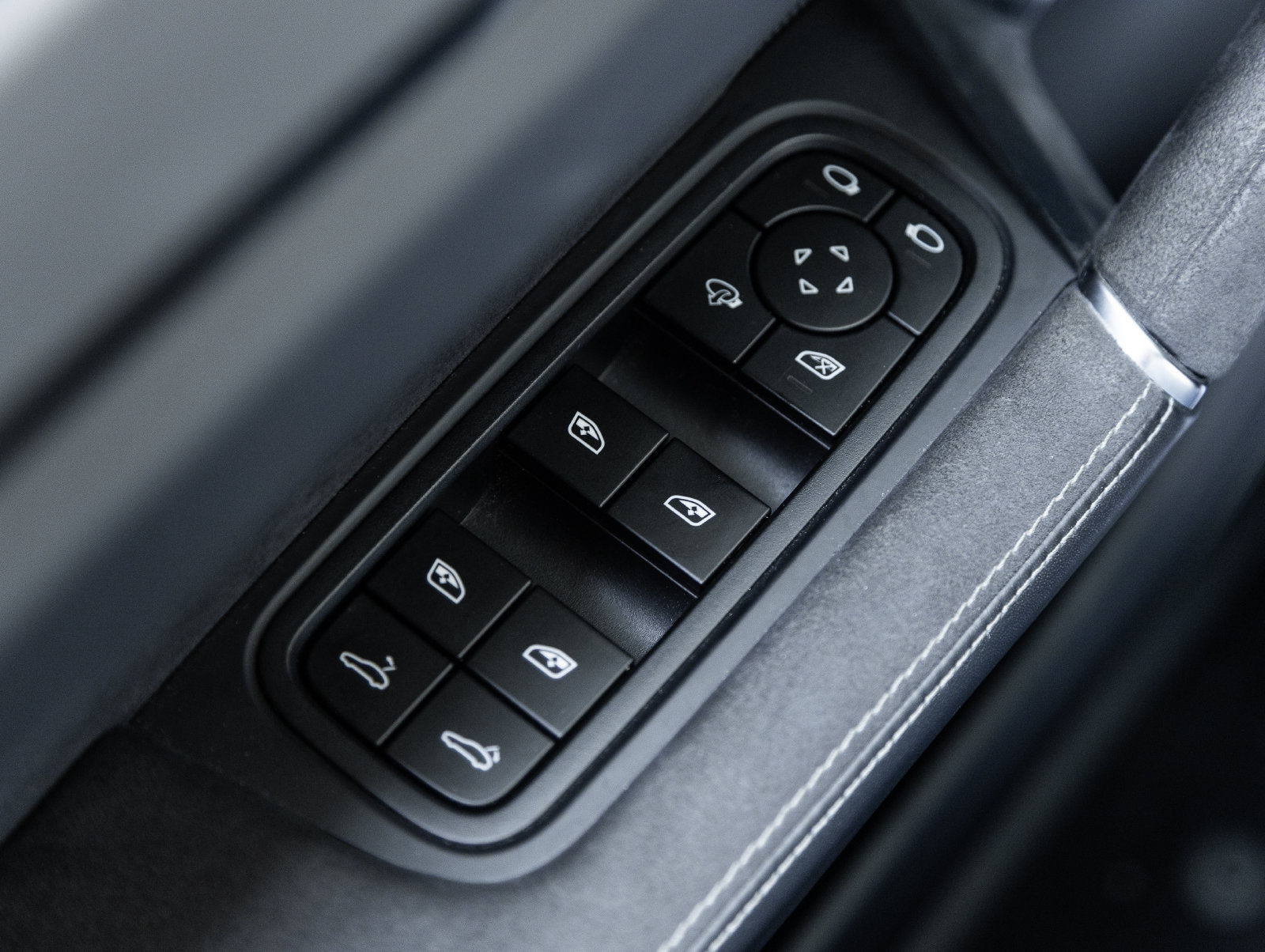 Certified 2023 Porsche Cayenne Turbo GT AWD/4WD image 19