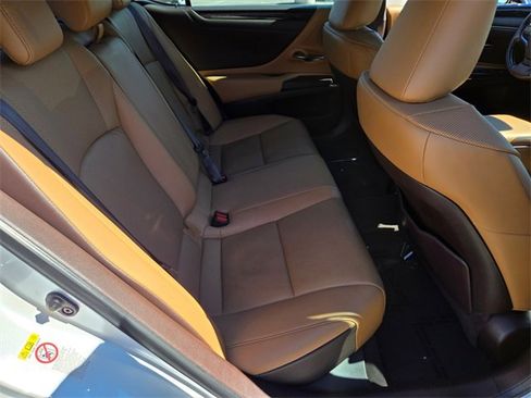 Used 2019 Lexus ES 350 Luxury w/ Premium Package image 19