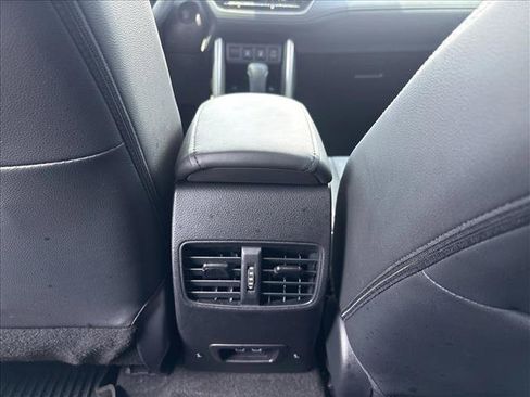 Used 2025 Toyota Corolla Cross XLE w/ Convenience Package FWD image 18