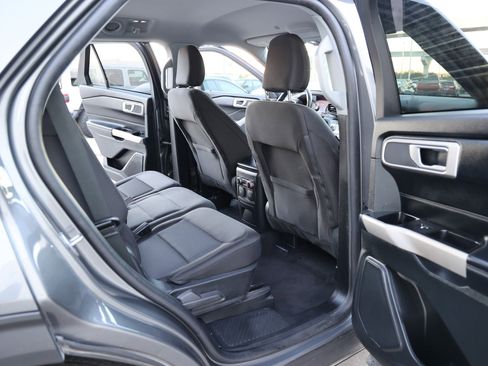 Used 2023 Ford Explorer XLT image 30