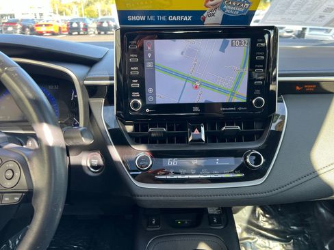 Used 2020 Toyota Corolla XSE image 29