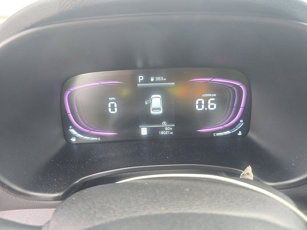 Used 2025 Kia Soul LX w/ LX Technology Package FWD image 10