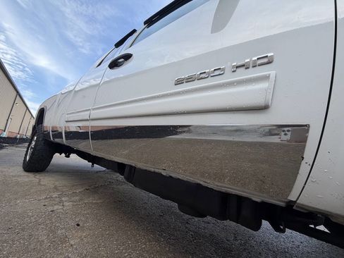 Used 2011 Chevrolet Silverado 2500 LT w/ Interior Plus Package image 6