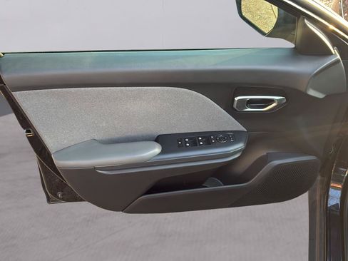 Used 2025 Kia K4 EX FWD image 33