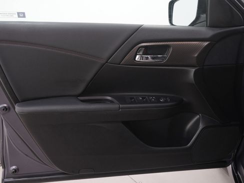 Used 2017 Honda Accord Sport Special Edition image 18