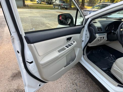 Used 2014 Subaru Crosstrek 2.0i Premium w/ Moonroof Package image 14