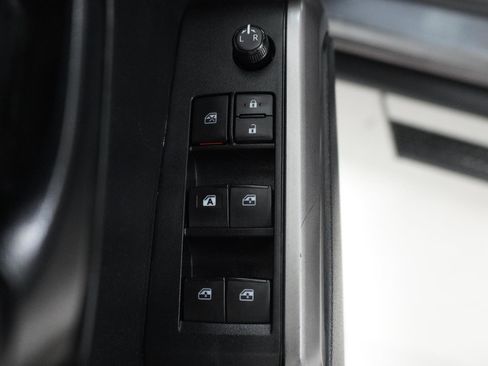 Used 2019 Toyota Tacoma SR5 RWD image 5