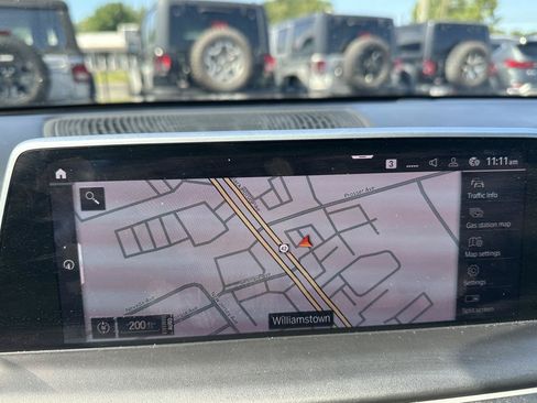 Used 2021 BMW 750i xDrive w/ Autobahn Package AWD/4WD image 13