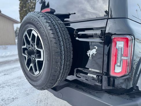 Used 2024 Ford Bronco Outer Banks image 9