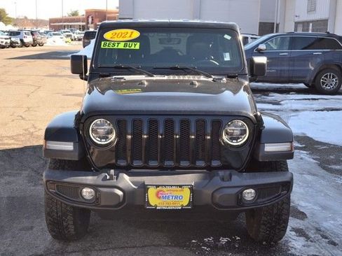 Used 2021 Jeep Wrangler Unlimited Sahara image 3