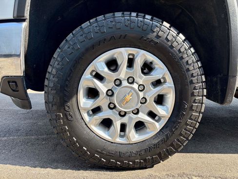 Used 2024 Chevrolet Silverado 2500 LT AWD/4WD image 23